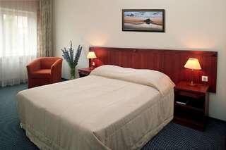Отель Hotel Promenada Клайпеда Стандартный двухместный номер с 1 кроватью или 2 отдельными кроватями-2